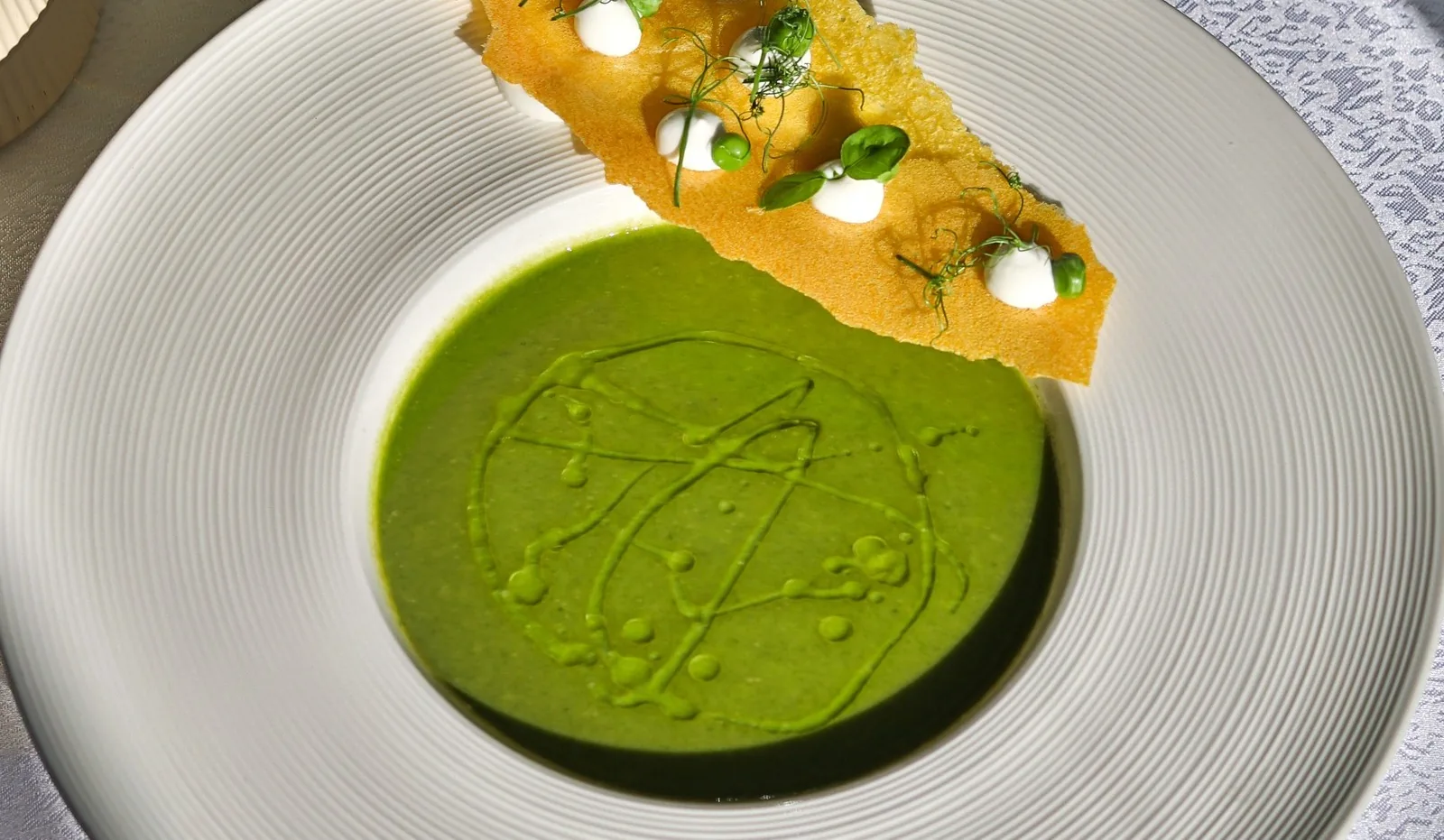 Green vitality creamy soup